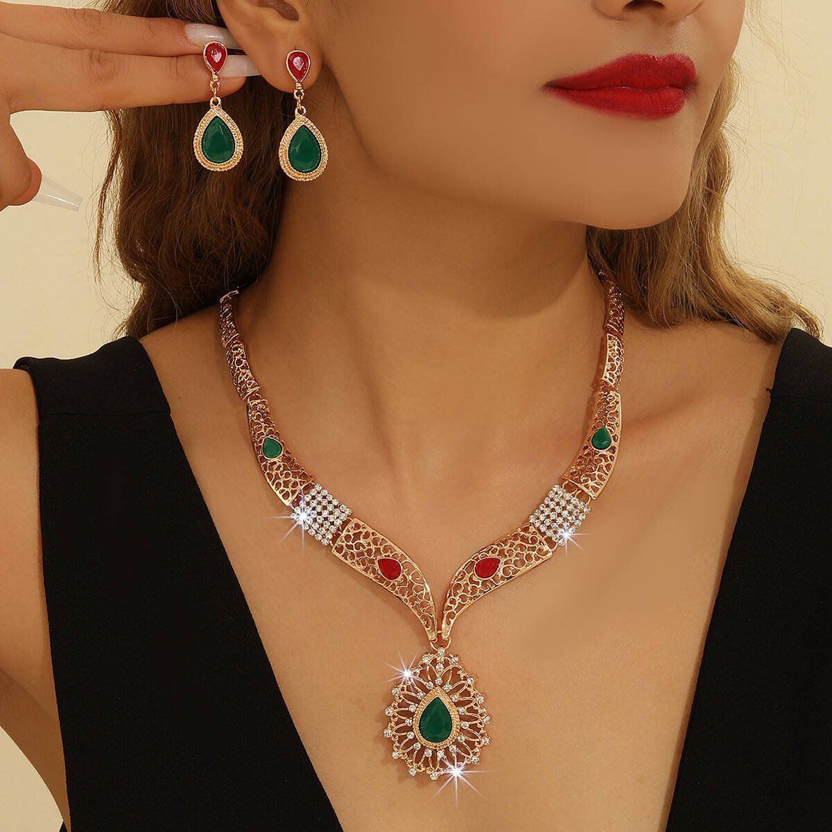 Hot-Selling Gold Hollow-Out Green Resin Rhinestone Necklace & Earring Set – Women's Fashion Jewelry