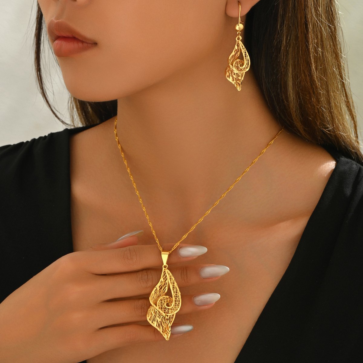 18K Gold-Plated Fashion Collarbone Necklace & Earring Set – Women's Wedding Banquet Accessories