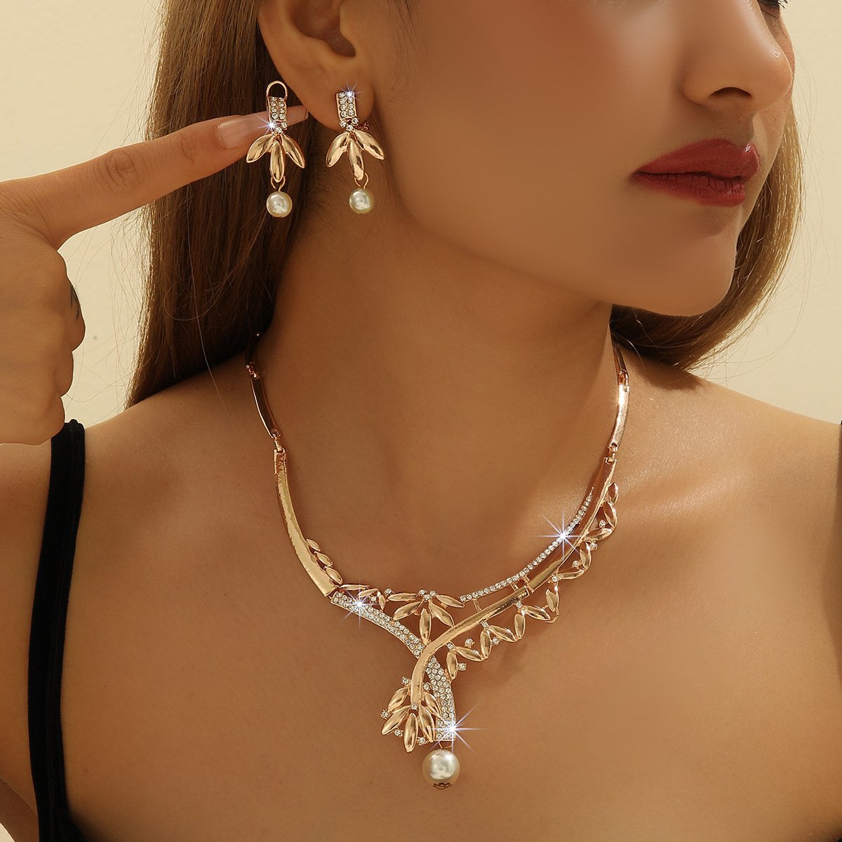 Fashionable Crystal & Pearl Inlaid Jewelry Set – Women's Trendy Accessories