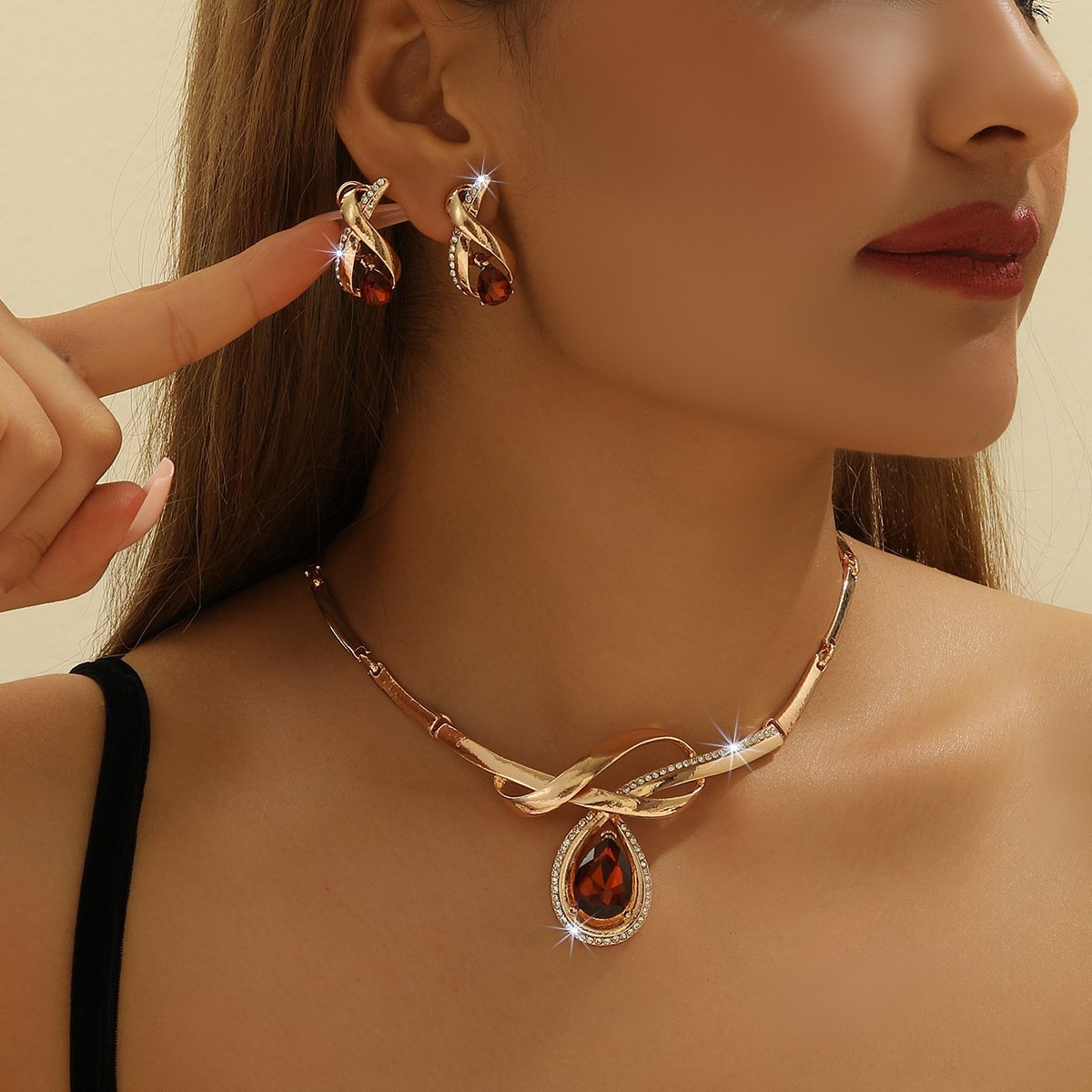 Hot-Selling Teardrop Zircon Gold-Plated Necklace & Earring Set – Fashionable Versatile Collarbone Chain Set