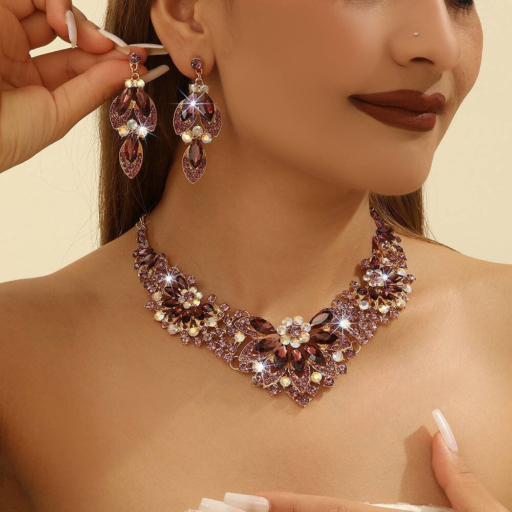 Hot-Selling Crystal Necklace & Earring Set – Bridal Wedding Accessory, Fashionable Gold-Plated Collarbone Chain