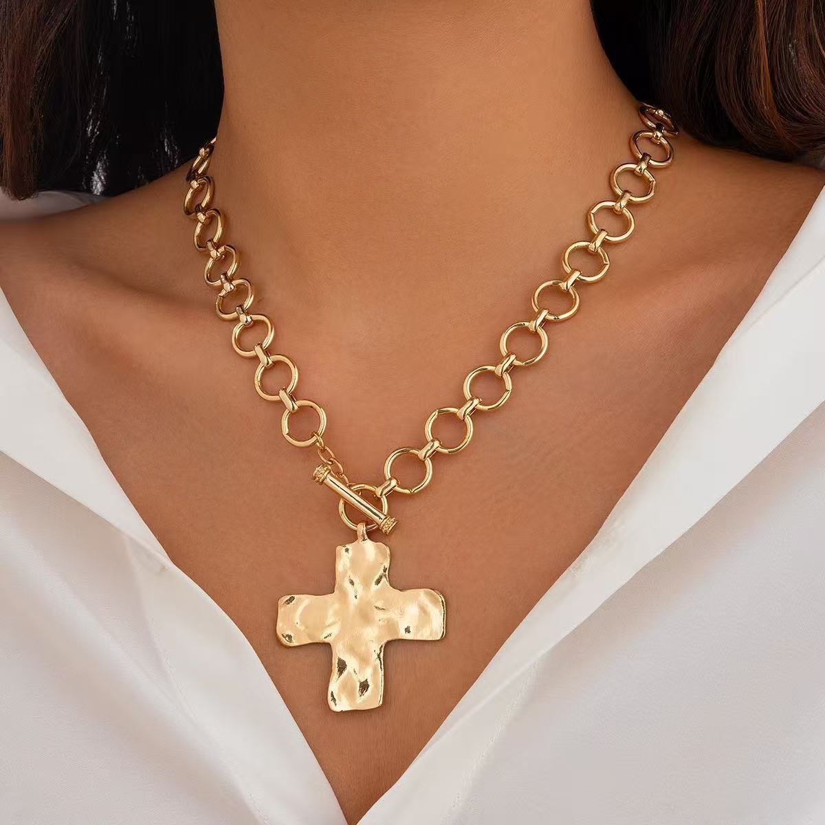 Punk Gold-Plated Cross Necklace, Fashionable Statement Collarbone Chain – Women's Jewelry