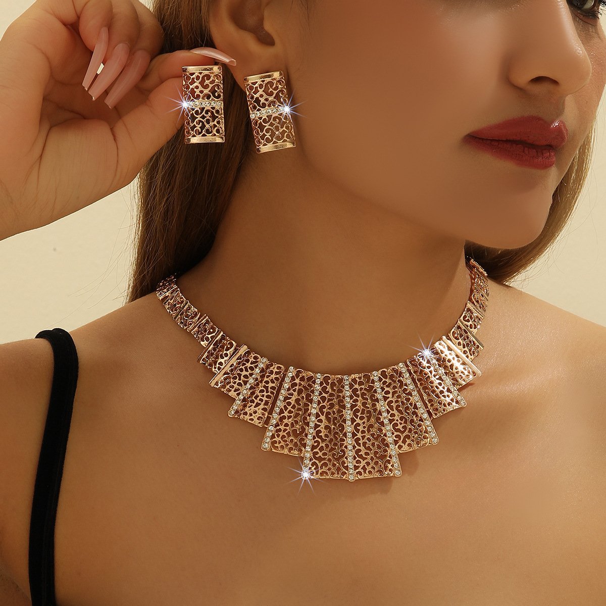 Fashionable Hollow-Out Inlaid Necklace & Earring Jewelry Set – Women's Wedding Accessories