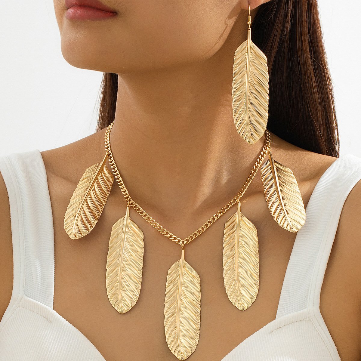 Leaf Tassel Necklace & Earring Set – Unique Fashion Jewelry Set for Women's Banquet Accessories