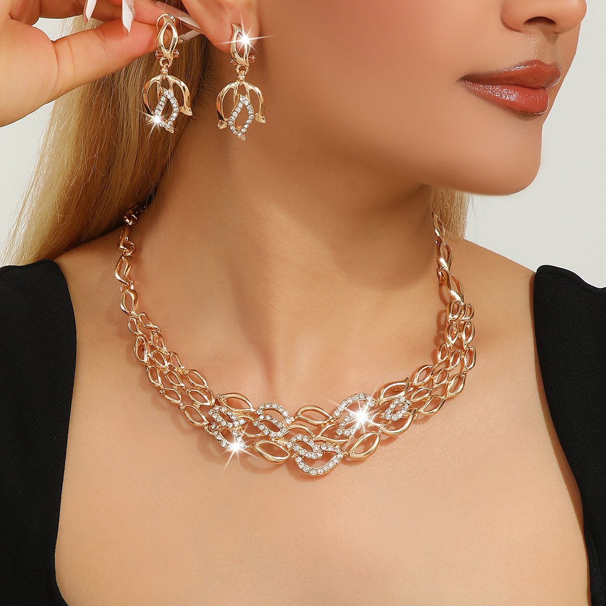 Gold-Plated Diamond-Inlaid Hollow-Out Earring & Necklace Jewelry Set – Women's Fashion Accessories