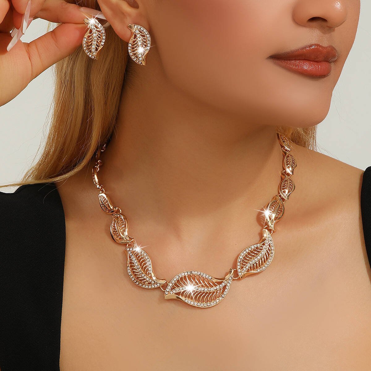 Hot-Selling Diamond-Inlaid Leaf Necklace & Earring Set – Fashionable Unique Collarbone Chain, Wedding Women's Accessory