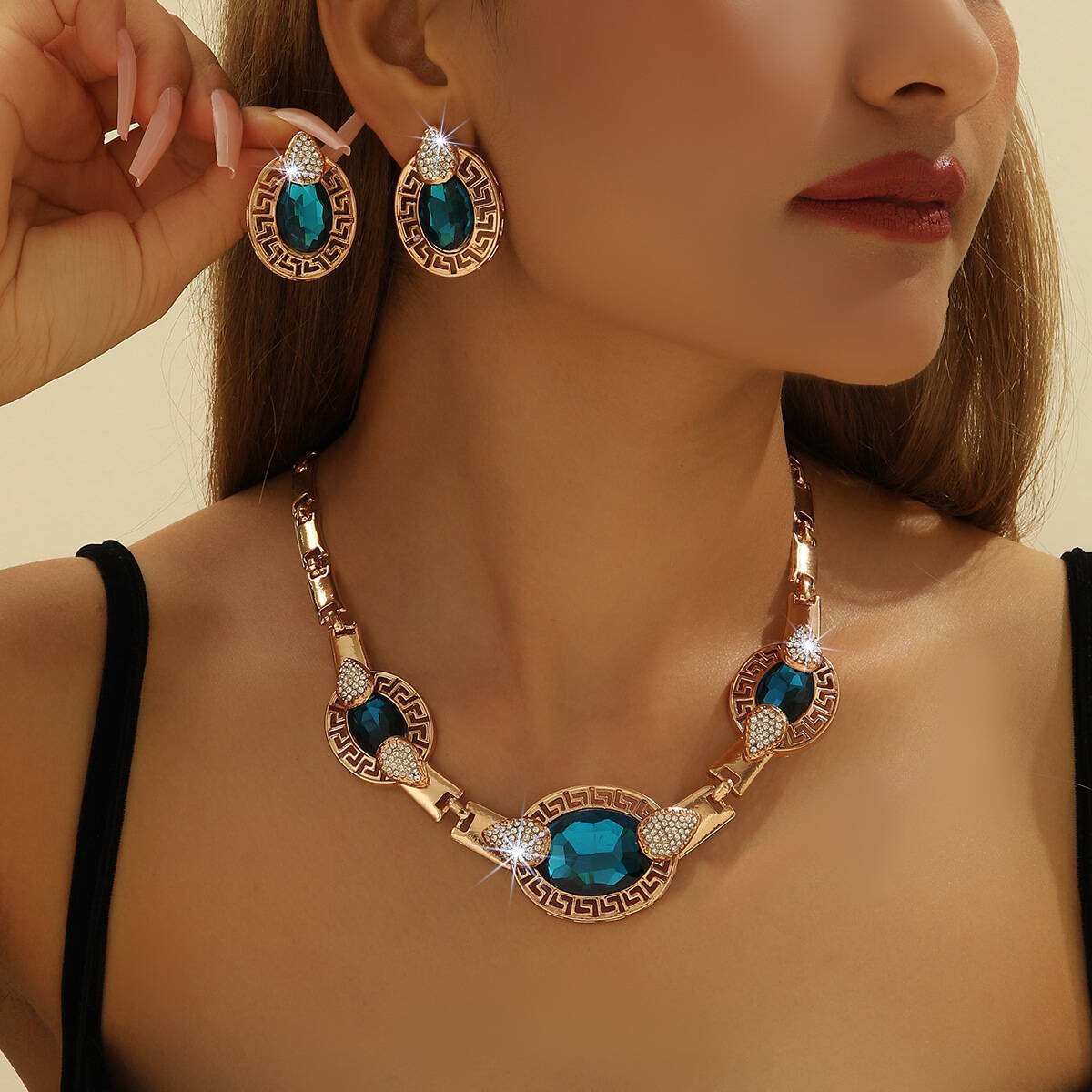 Gold-Plated Hot-Selling Diamond-Inlaid Necklace & Earring Set – Blue Crystal Women's Jewelry Set